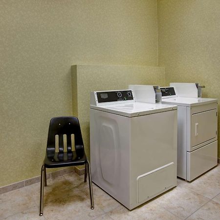 Hampton Inn Dekalb - Near The University Esterno foto