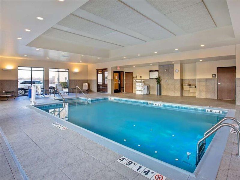 Hampton Inn Dekalb - Near The University Esterno foto