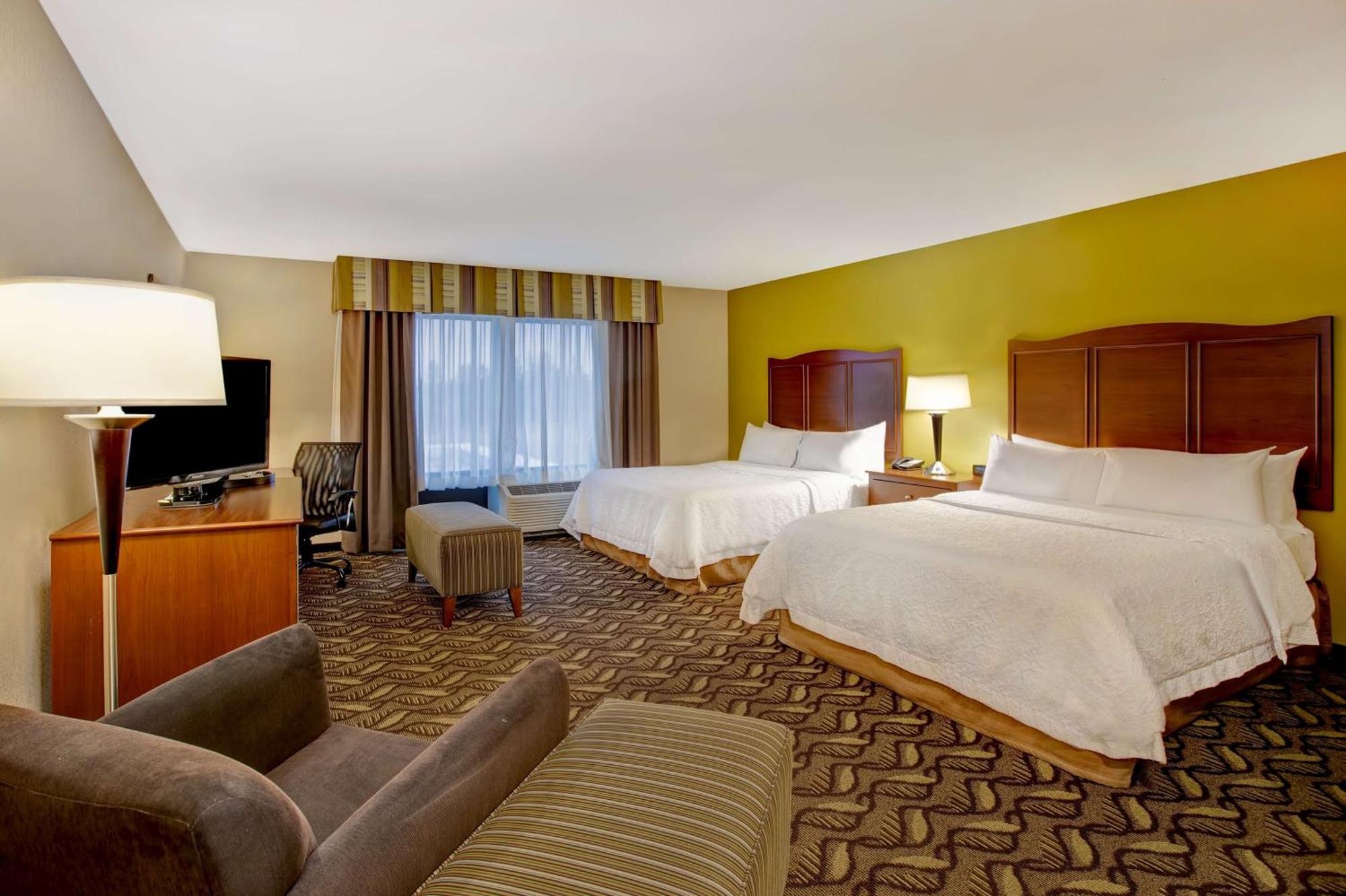 Hampton Inn Dekalb - Near The University Esterno foto