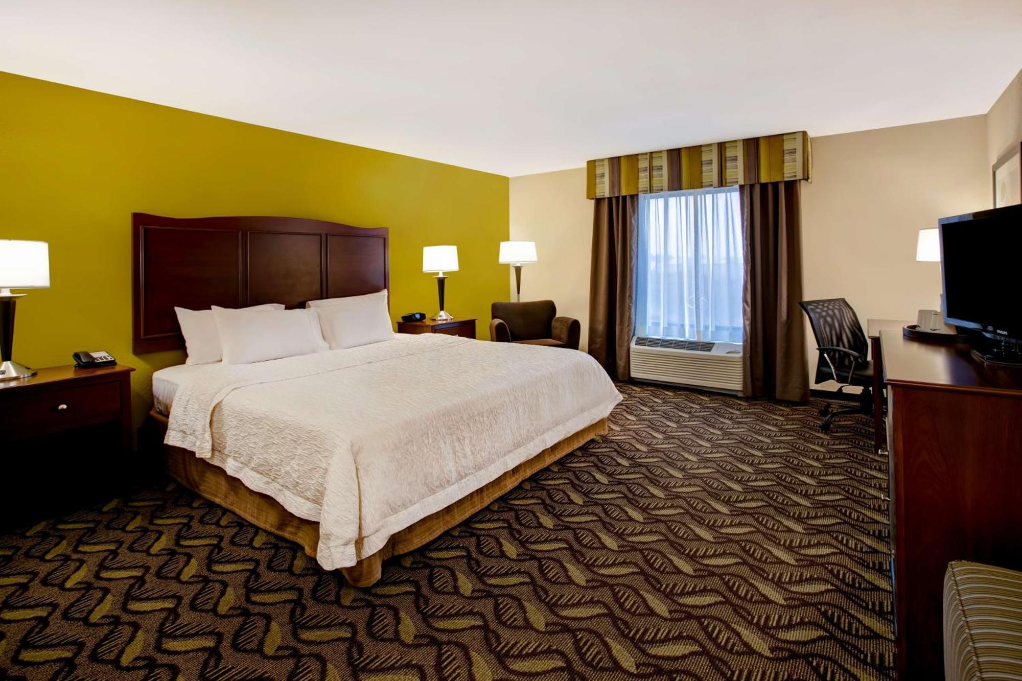 Hampton Inn Dekalb - Near The University Esterno foto