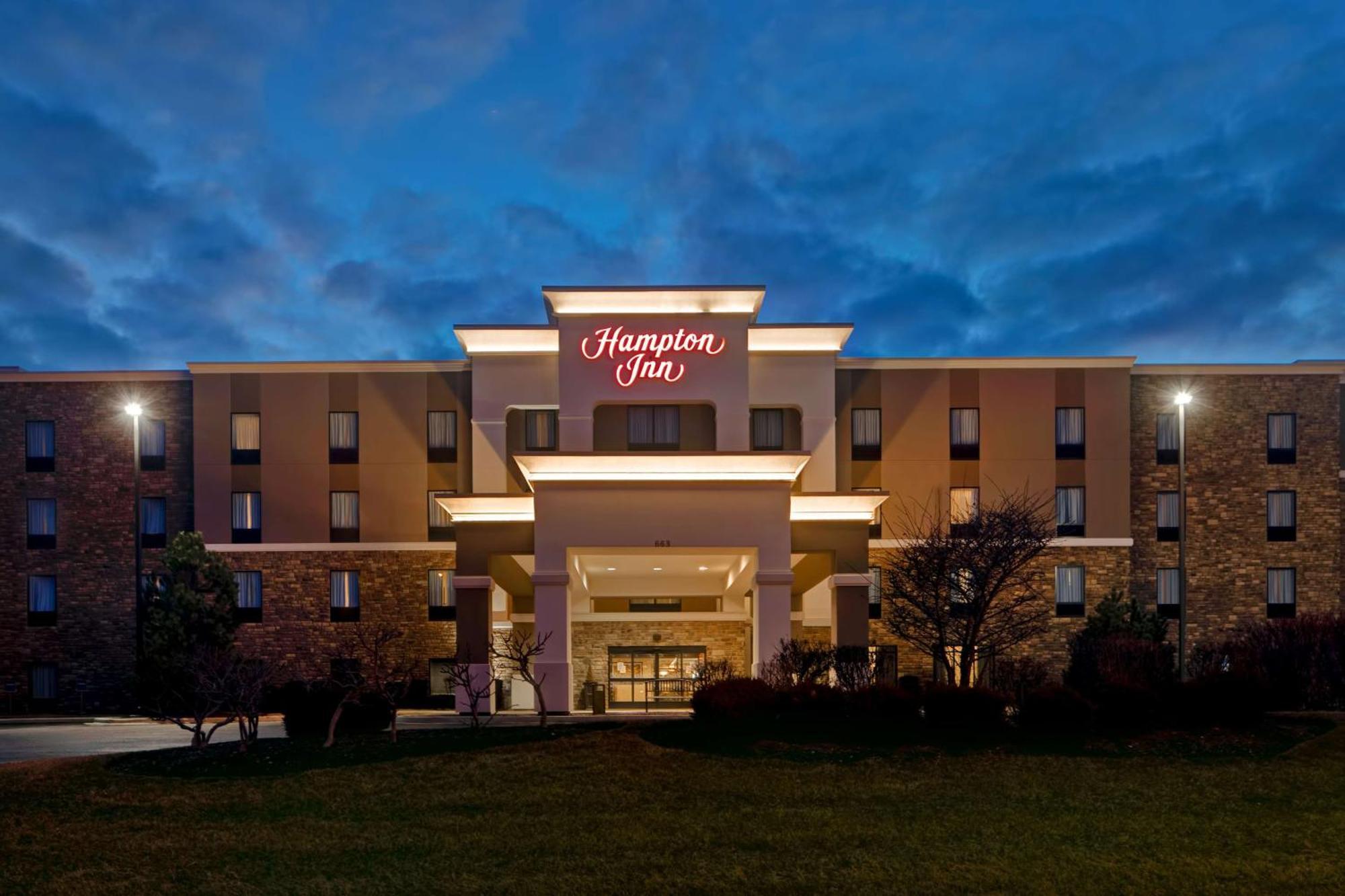 Hampton Inn Dekalb - Near The University Esterno foto