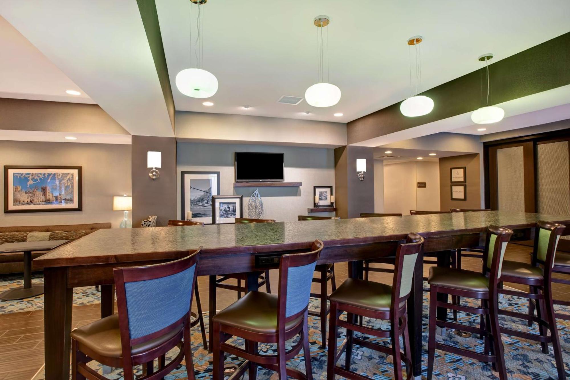 Hampton Inn Dekalb - Near The University Esterno foto
