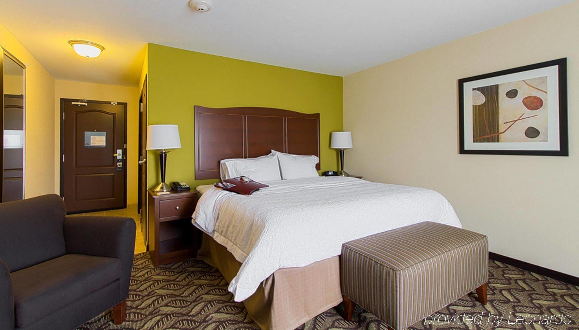 Hampton Inn Dekalb - Near The University Esterno foto