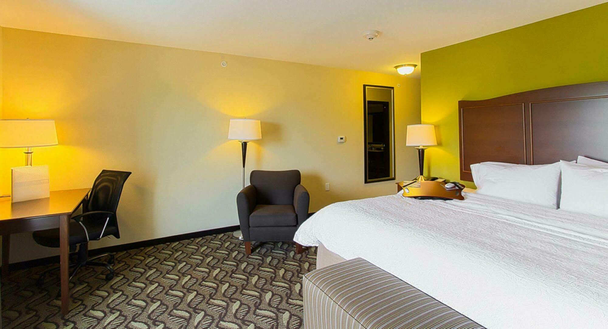 Hampton Inn Dekalb - Near The University Esterno foto